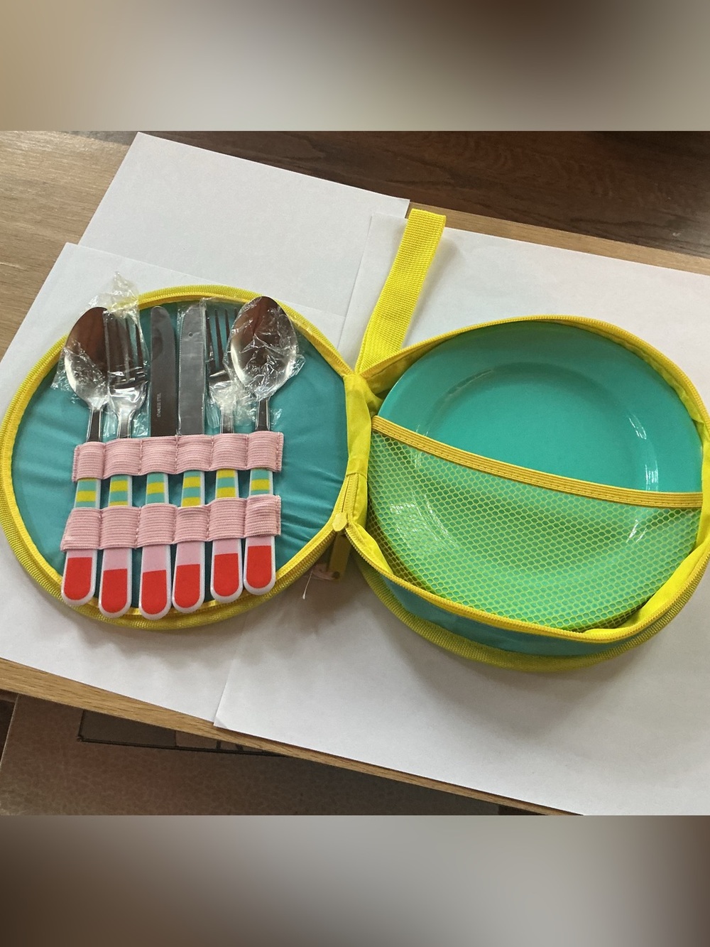 Paper Source Picnic Set - Picture 2 of 4